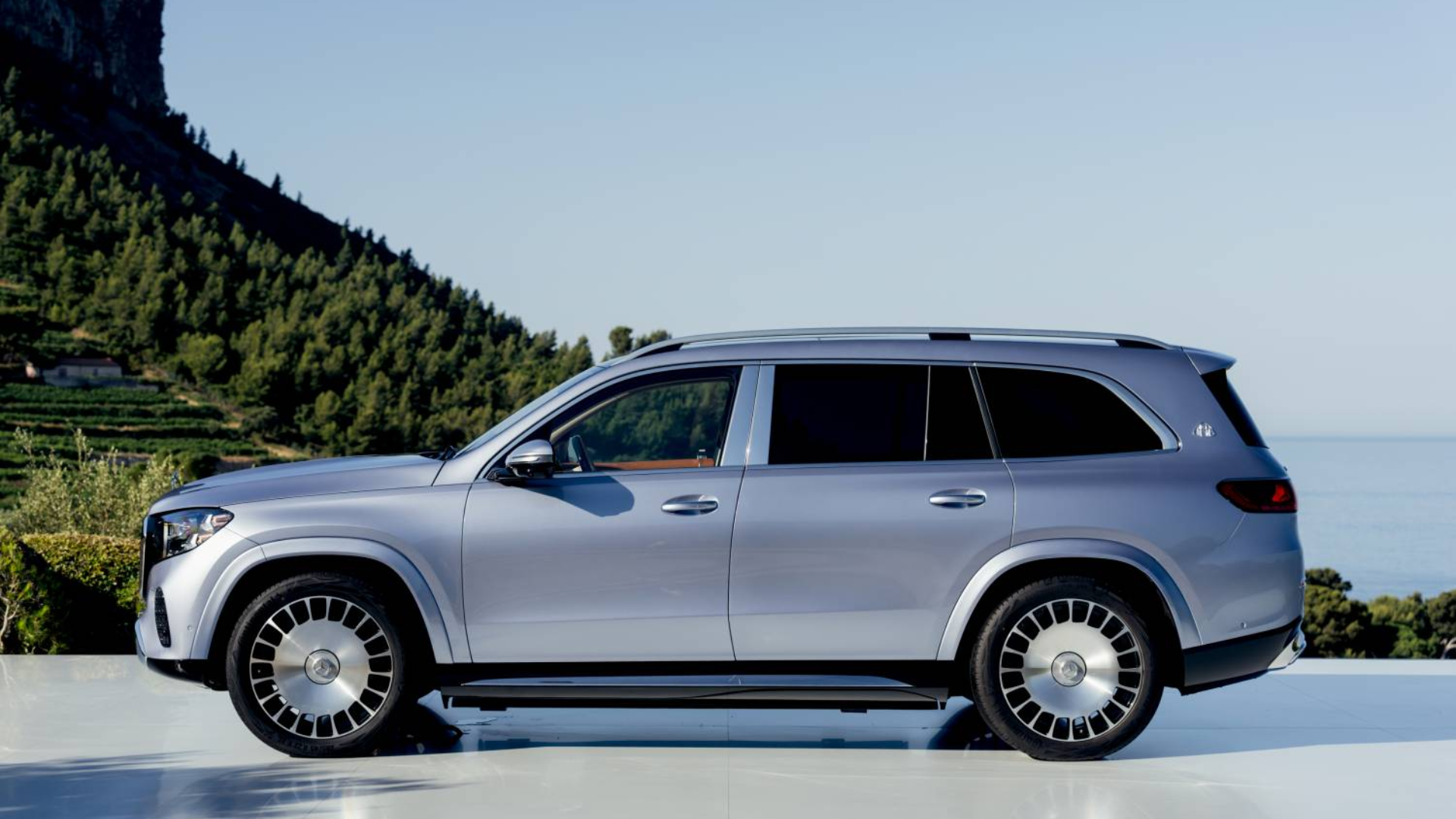 Mercedes Maybach GLS 2027 (2) Mercedes Maybach GLS 2027 (2)