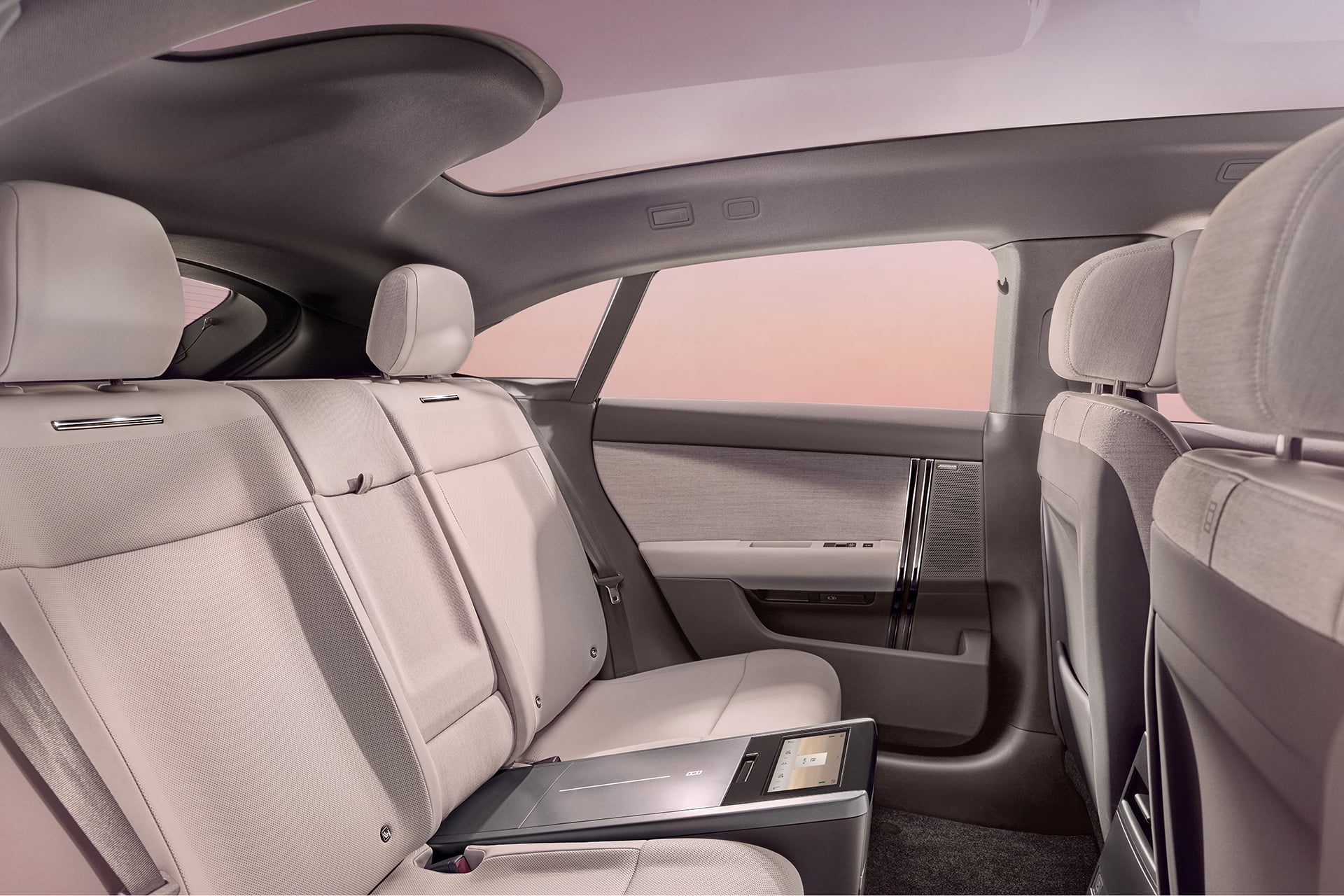range-rover-previews-fifth-member-of-the-family-introducing-range-rover-gt-8.jpg