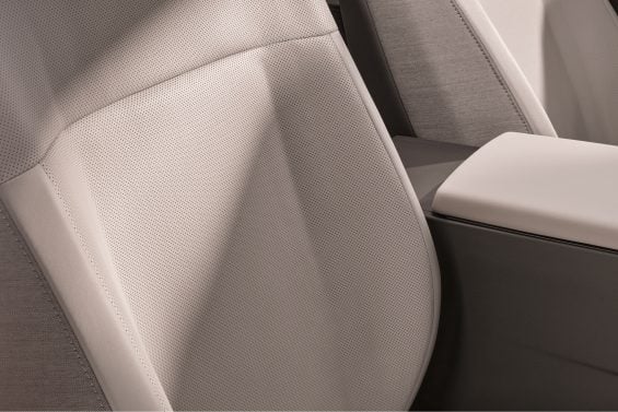 RANGE ROVER PREVIEWS FIFTH MEMBER OF THE FAMILY: INTRODUCING RANGE ROVER GT 11