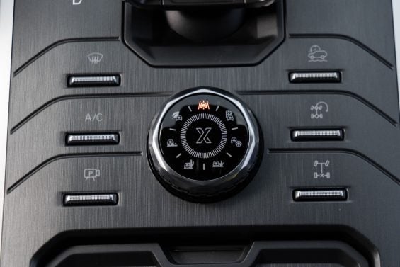 Jetour T2 XWD interior botões do console