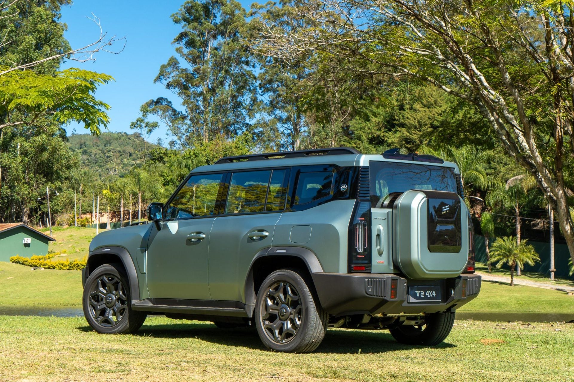 Jetour T2 XWD Verde Veneer traseira parado (2)