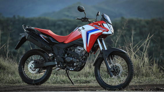 Honda XRE 300 Sahara 2027 (2)