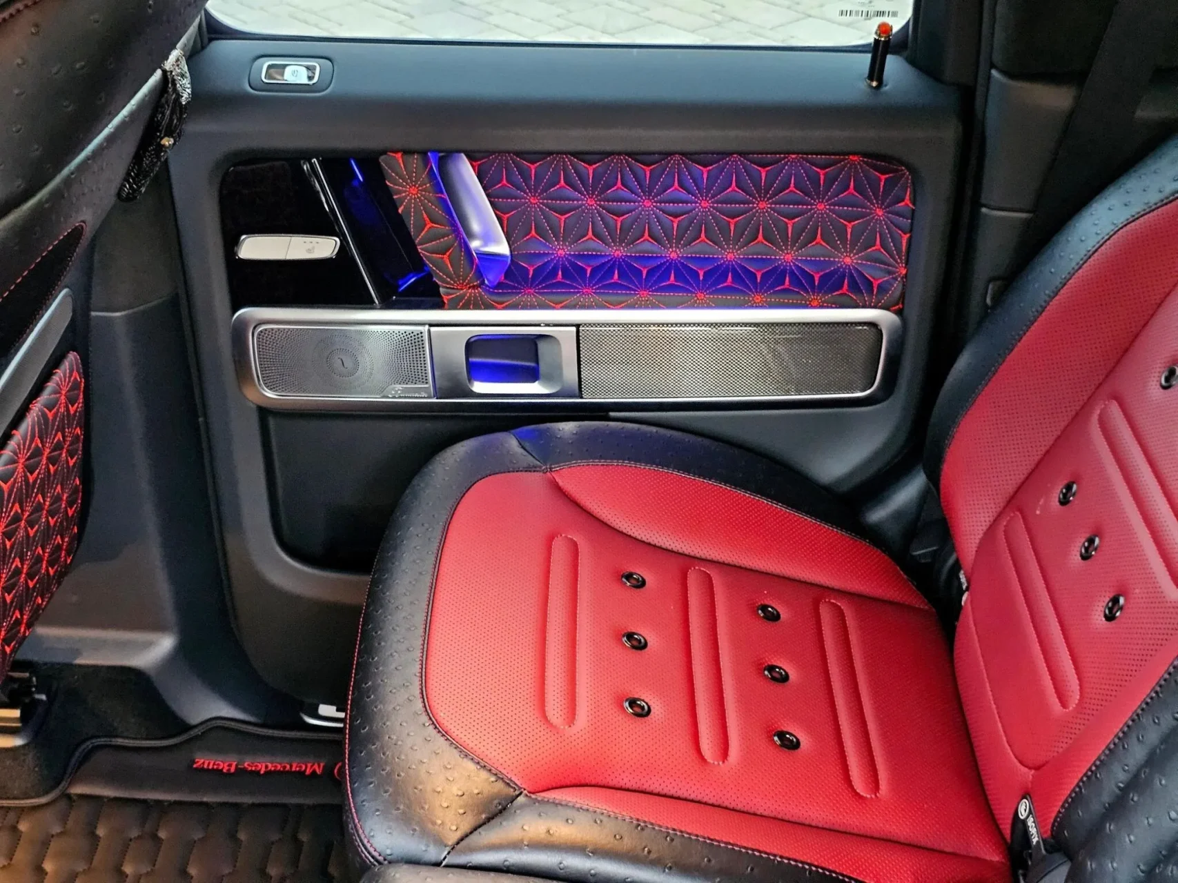 MERCEDES G CLASS 8