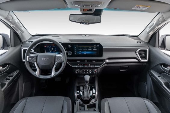 2027 chevrolet s10 trail boss interior painel