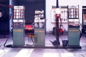 Foto antiga posto de gasolina MIAU