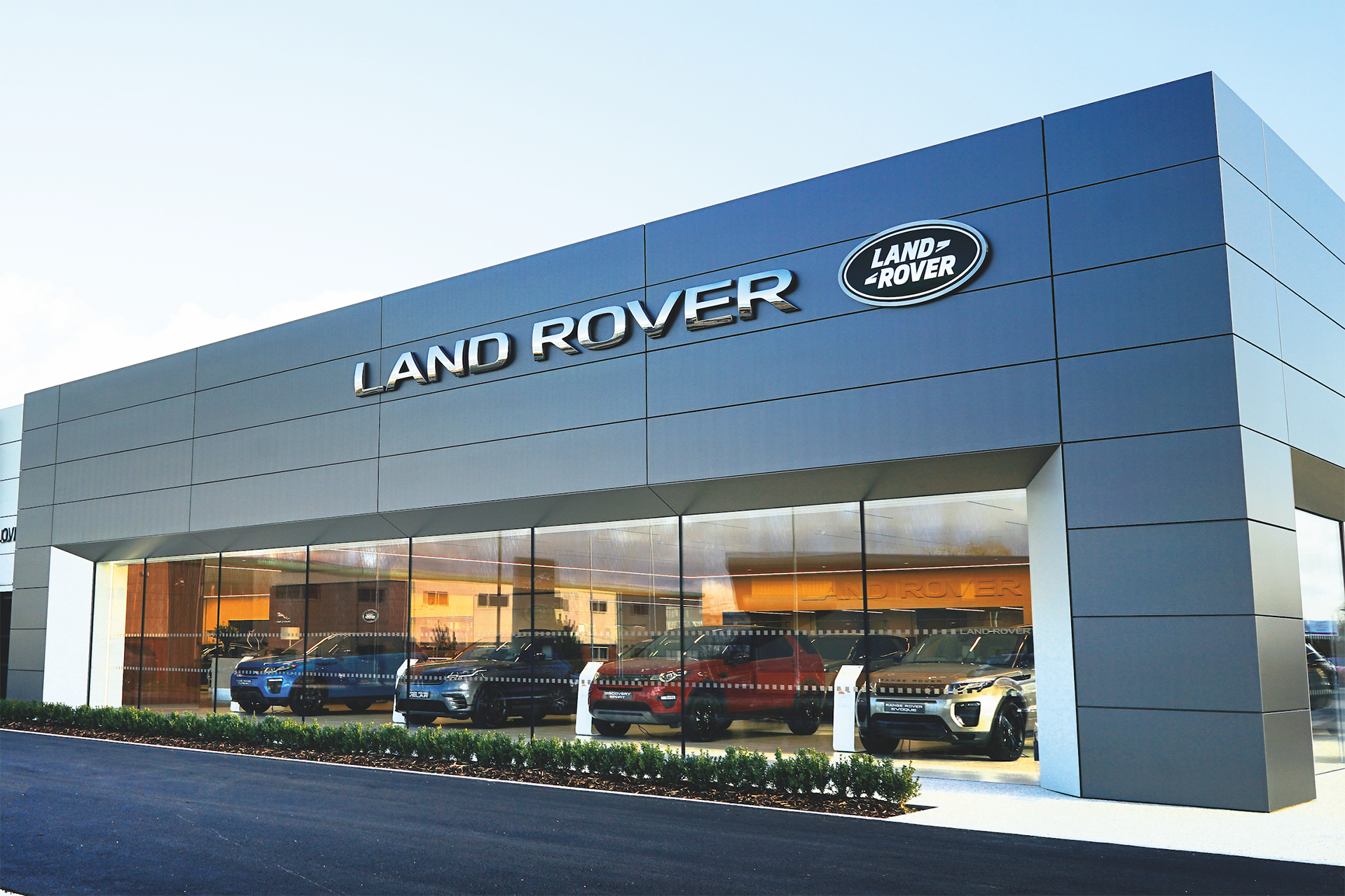 Mulher liga para o pai e consegue 66% de desconto no orçamento de R$ 38.400 do seu Land Rover