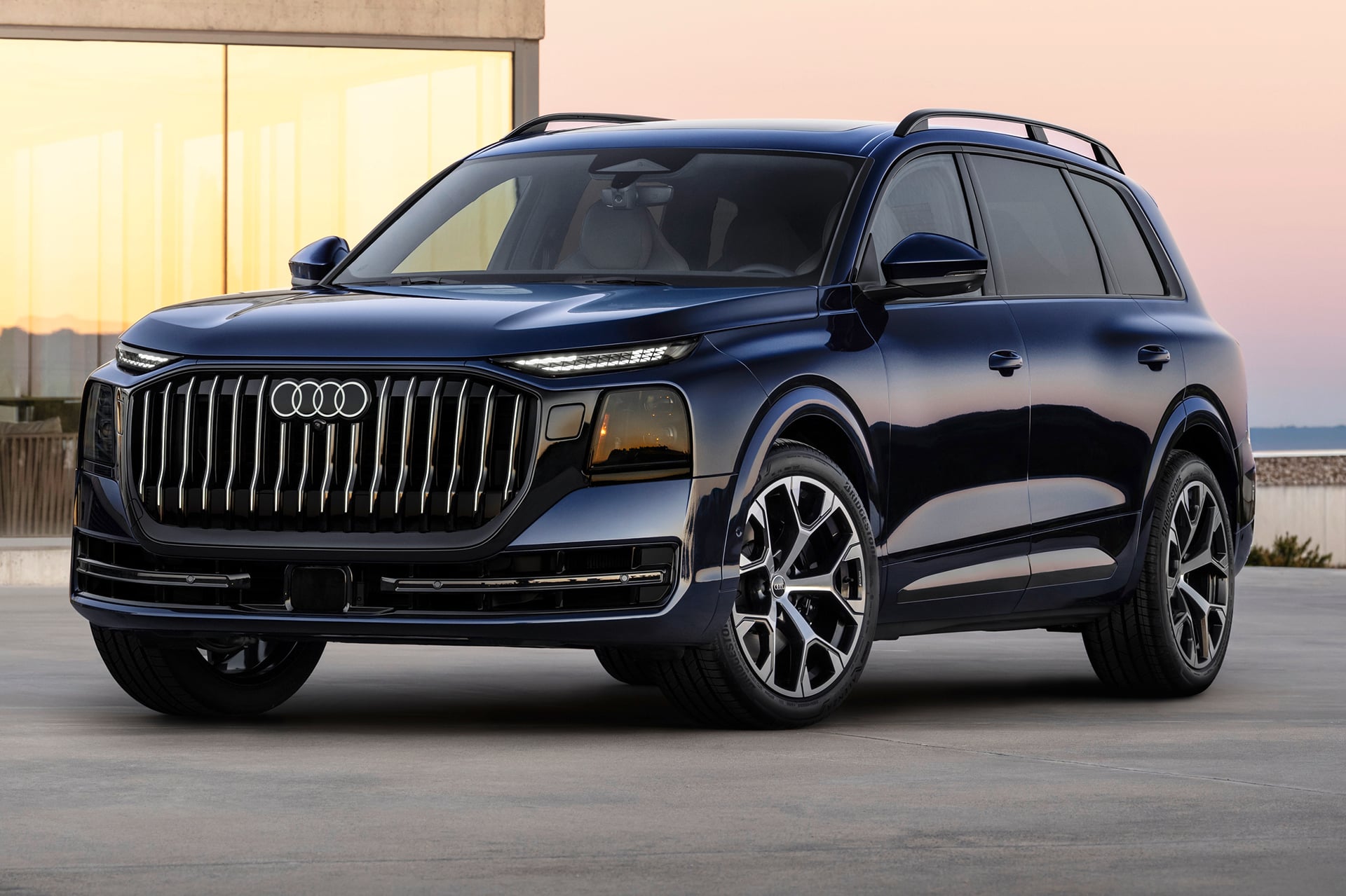 Audi finalmente responde a BMW X7 e Mercedes GLS com o Q9, seu primeiro SUV de três fileiras