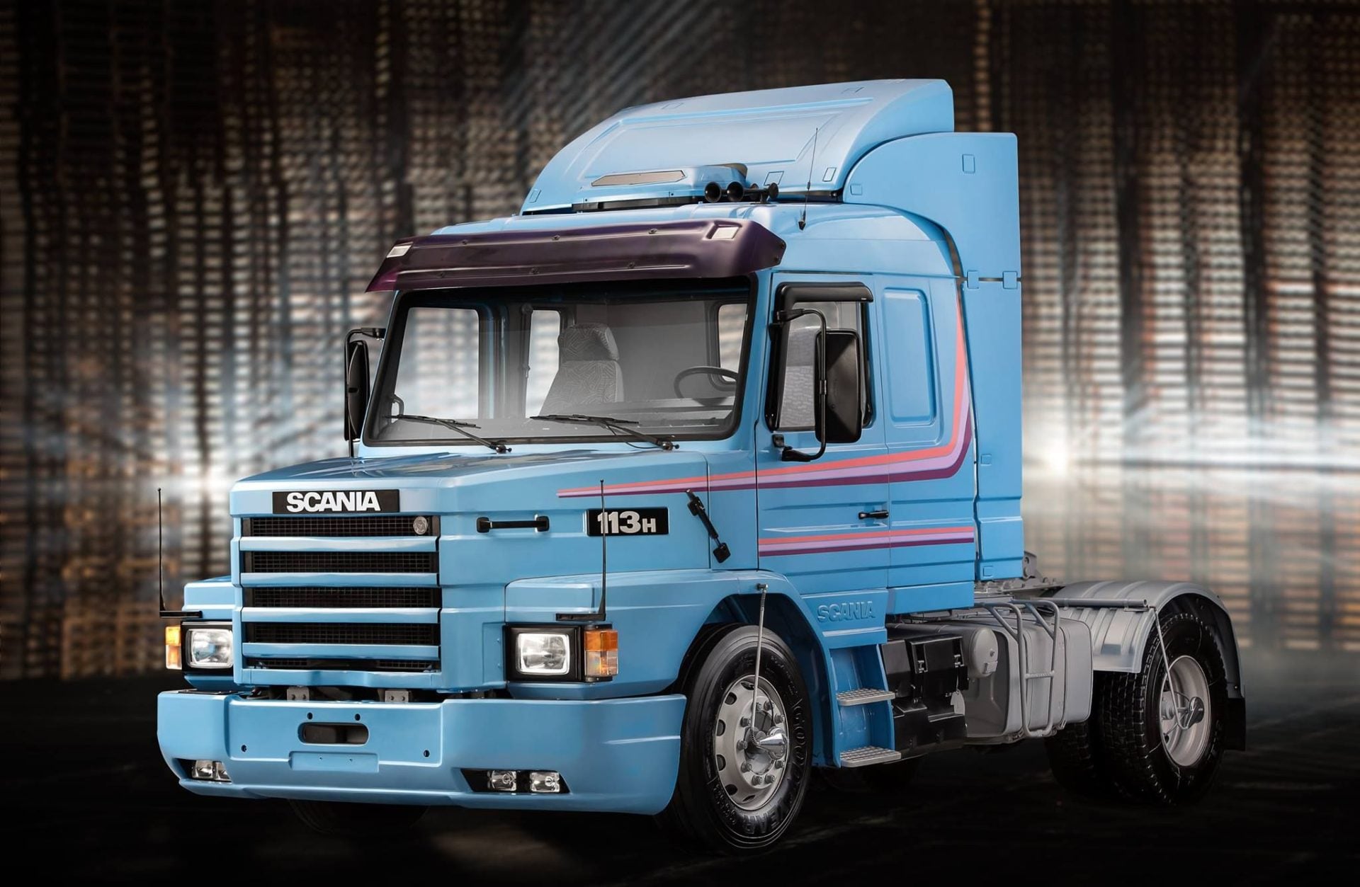 Scania T113HA 4×2 360 1991 azul frente