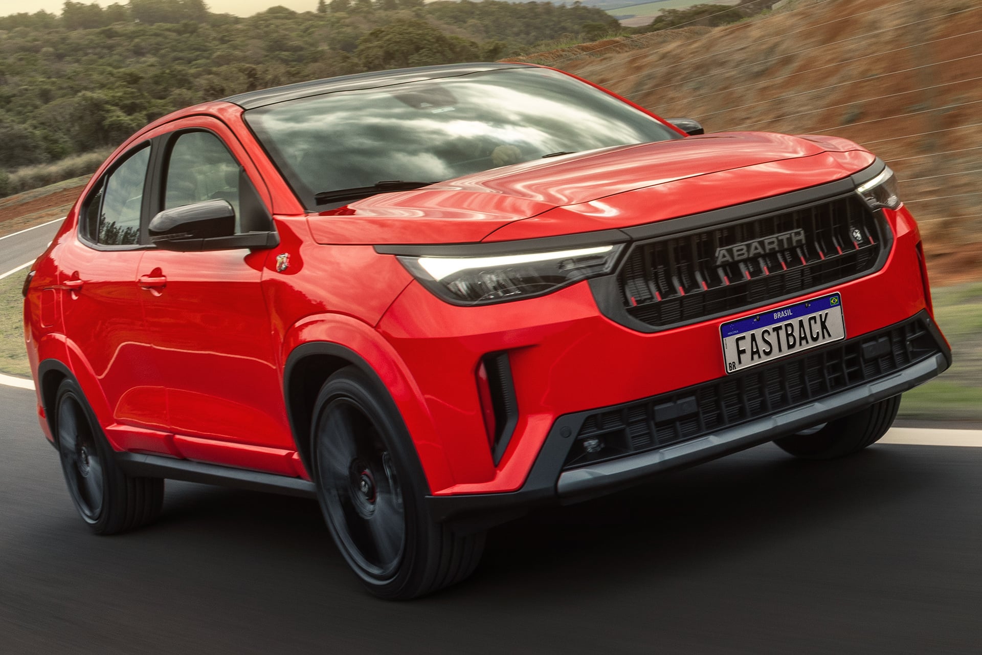 Fiat corta até R$ 27,6 mil no preço da linha Abarth e oferece parcelamento em 50x