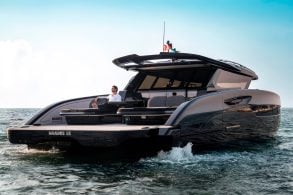 Brabus Ultima 55 barco de luxo com 1430 cv promete sensação de voar