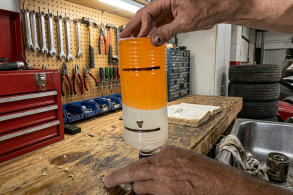 Separar etanol da gasolina em garagem imagem gerada por IA