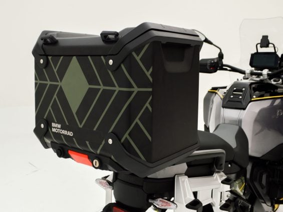 P90652156 highRes bmw r 1300 gs advent