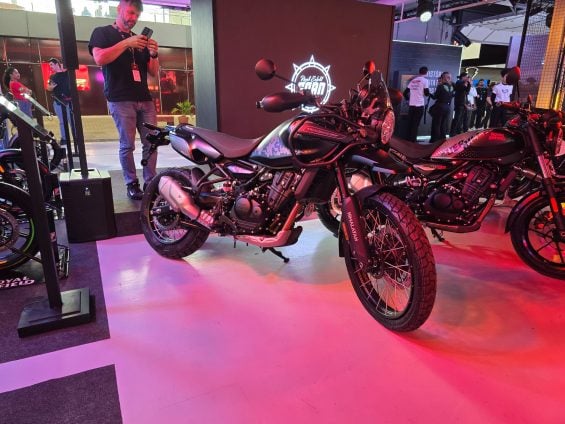 Royal Enfield Himalayan 450 Mana Black frente