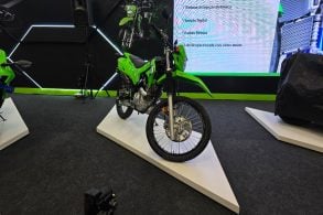 Kawasaki KLX 230 frente