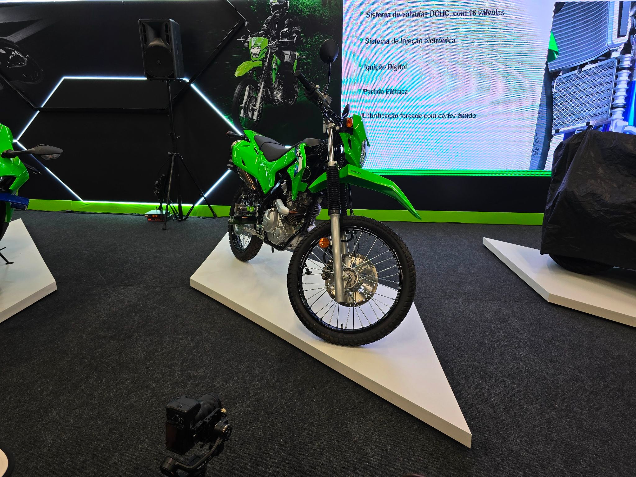 Kawasaki KLX 230 é grande destaque da marca para o Brasil