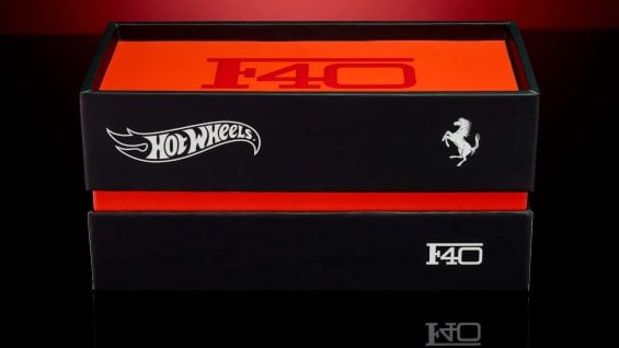 FERRARI F40 HOT WHEELS 4