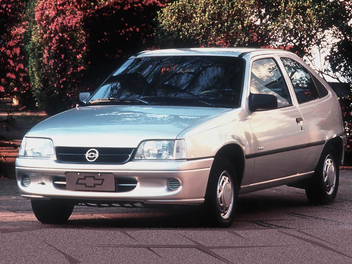 chevrolet kadett GL 1995 prata frente parado