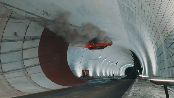 Voyah Passion S Loops 360° in Tunnel with Production Car