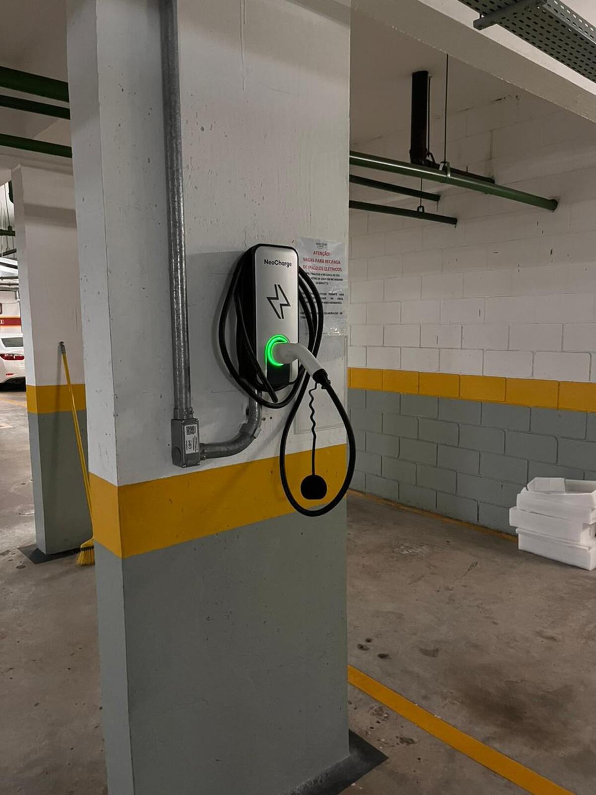 Foto Divulgação NeoCharge Eletropostos