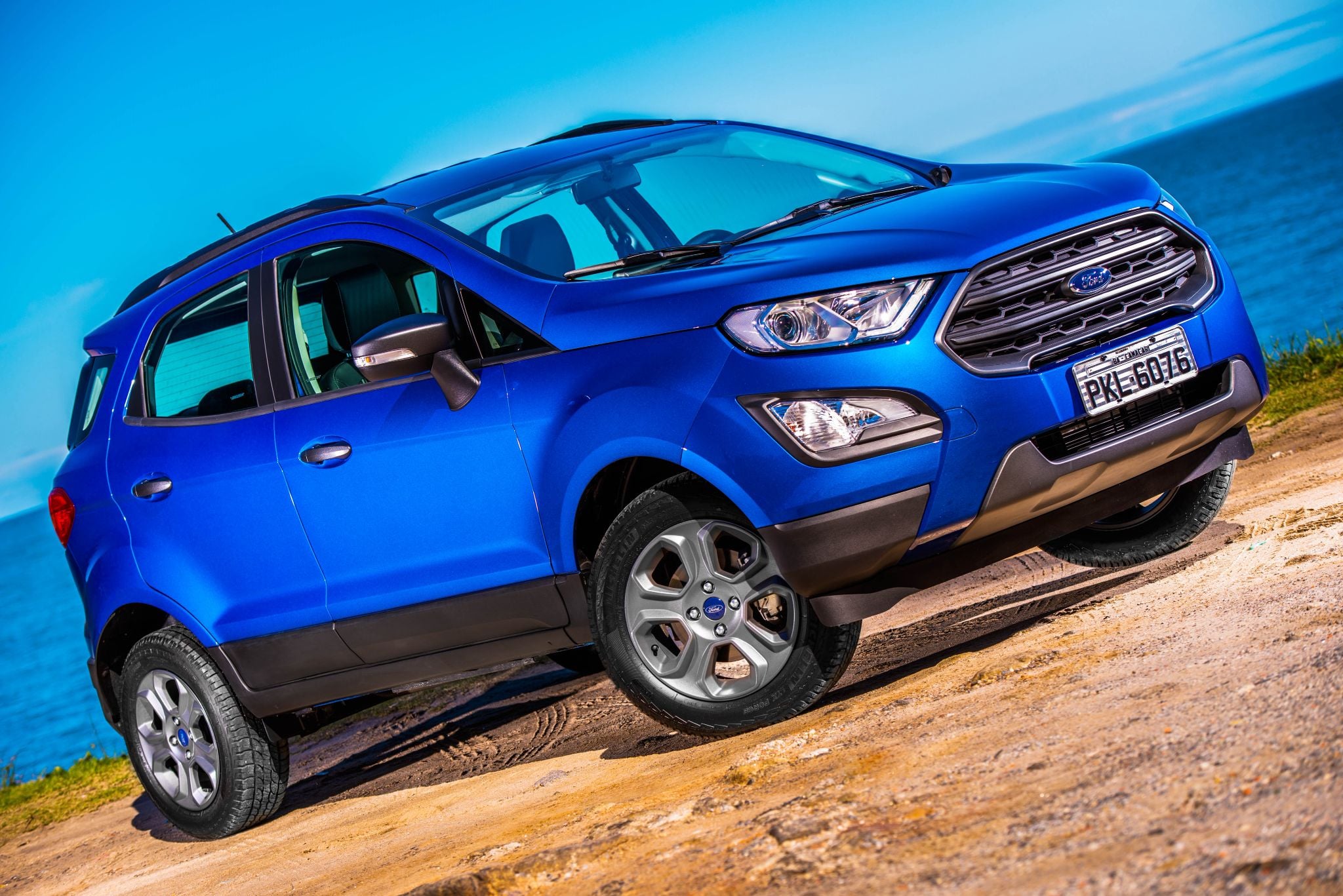 ford ecosport freestyle 2018 azul frente parado