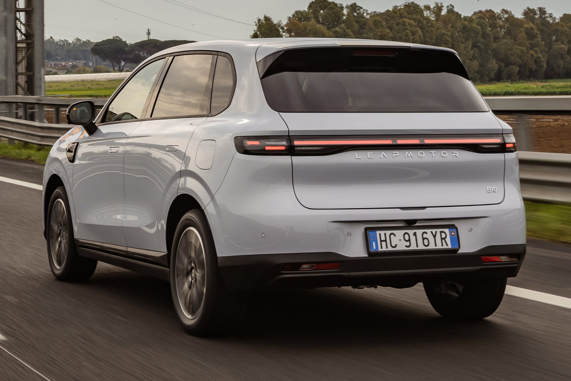 Leapmotor B10 Hybrid EV 2 Leapmotor B10 Hybrid EV 2