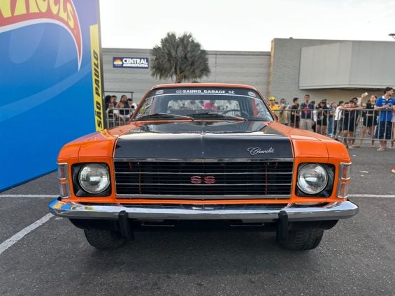 CARAVAN EL CAMINO ORANGE FRONT SIDE INTERIOR REAR CREDIT FELIPE NOVOA (6)