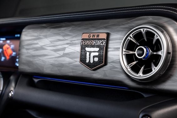 GWM Tank 300 TerraForce interior emblema (2)