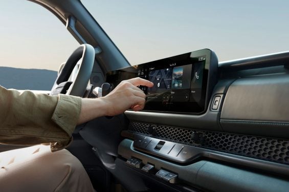 Kia Tasman GL interior central multimídia