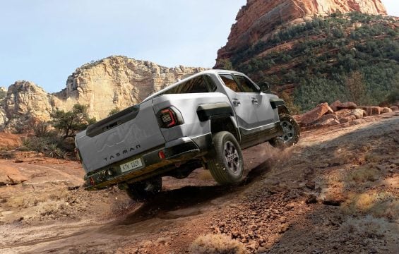 Kia Tasman GL traseira fora de estrada