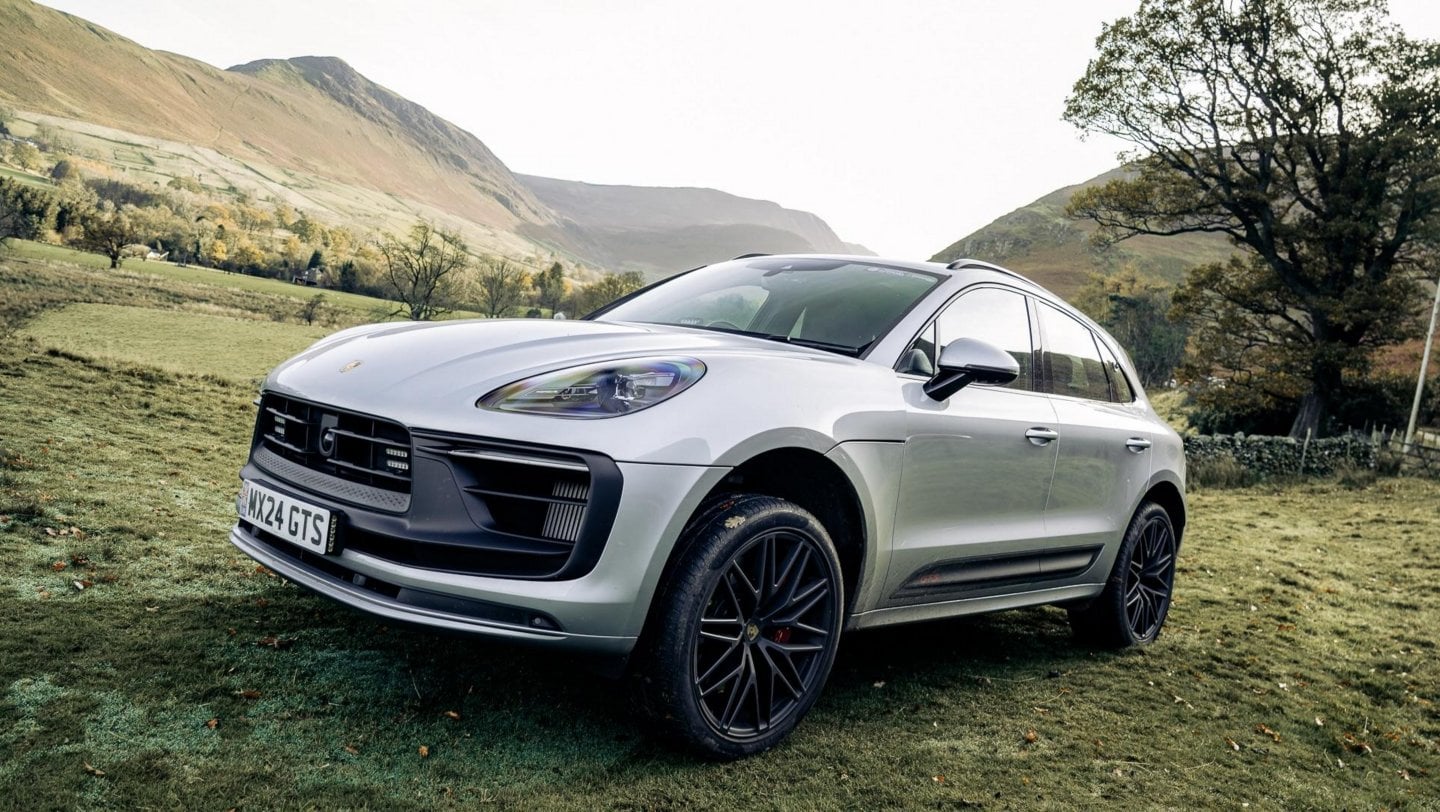 PORSCHE MACAN DOUTOR 4