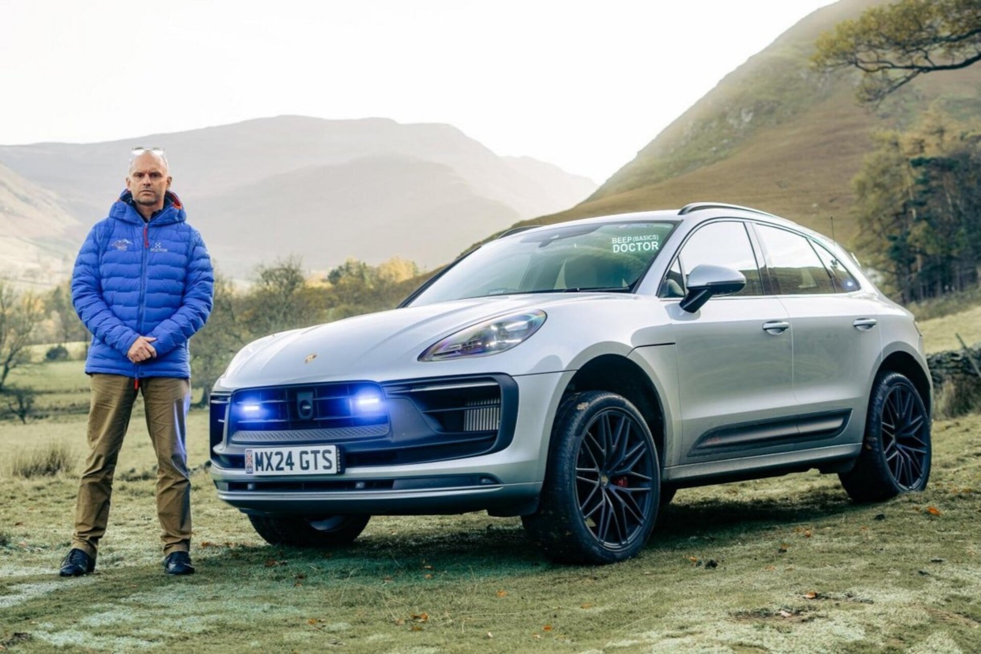 Um Porsche Macan virou UTI móvel nas montanhas da Inglaterra