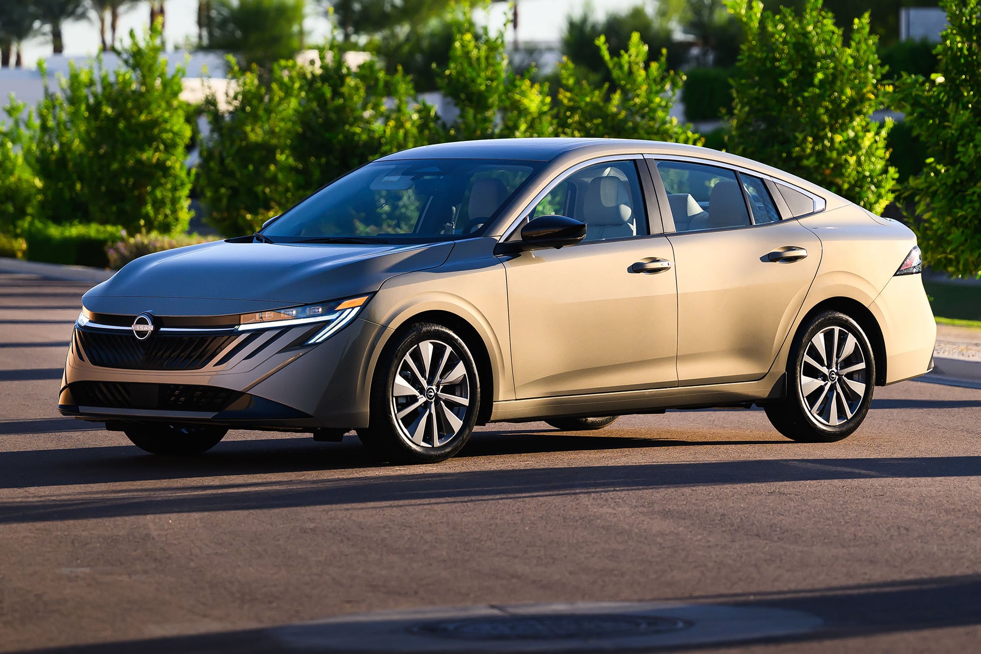 Nissan renova o Sentra nos EUA um mês depois de tirar o sedã de linha no Brasil
