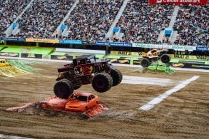 Hot Wheels Monster Trucks HQ Ray Tiddy 21