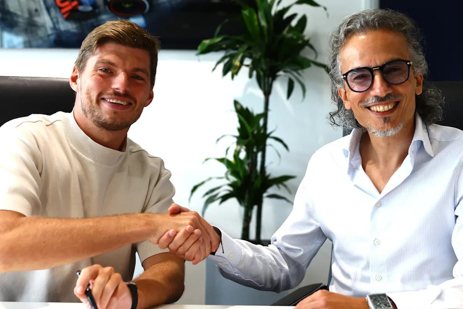 Max Verstappen renova com a Red Bull até 2030 e encerra especulação sobre saída