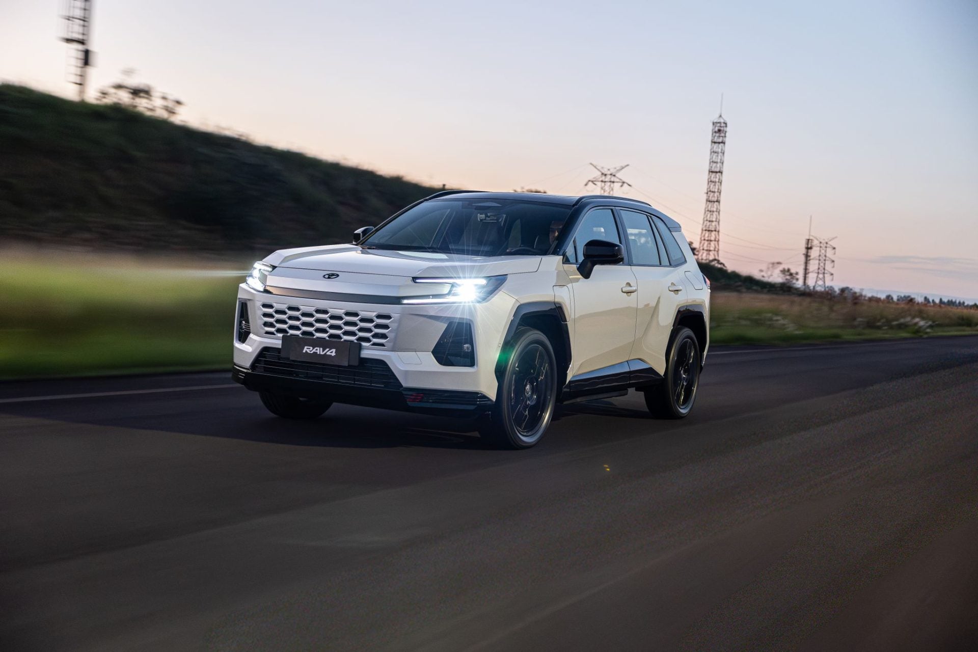 RAV4 PHEV (2)