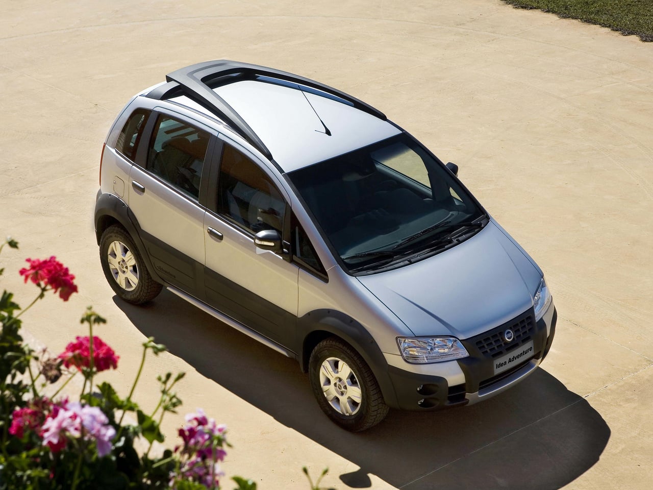 FIAT IDEA ADVENTURE 2010 PRATA FRENTE LATERAL FIAT IDEA ADVENTURE 2010 PRATA FRENTE LATERAL