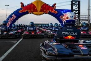 verstappen contra 100 karts 1