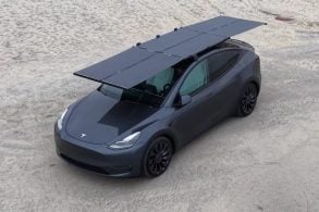 PAINEL SOLAR NO CARRO 1