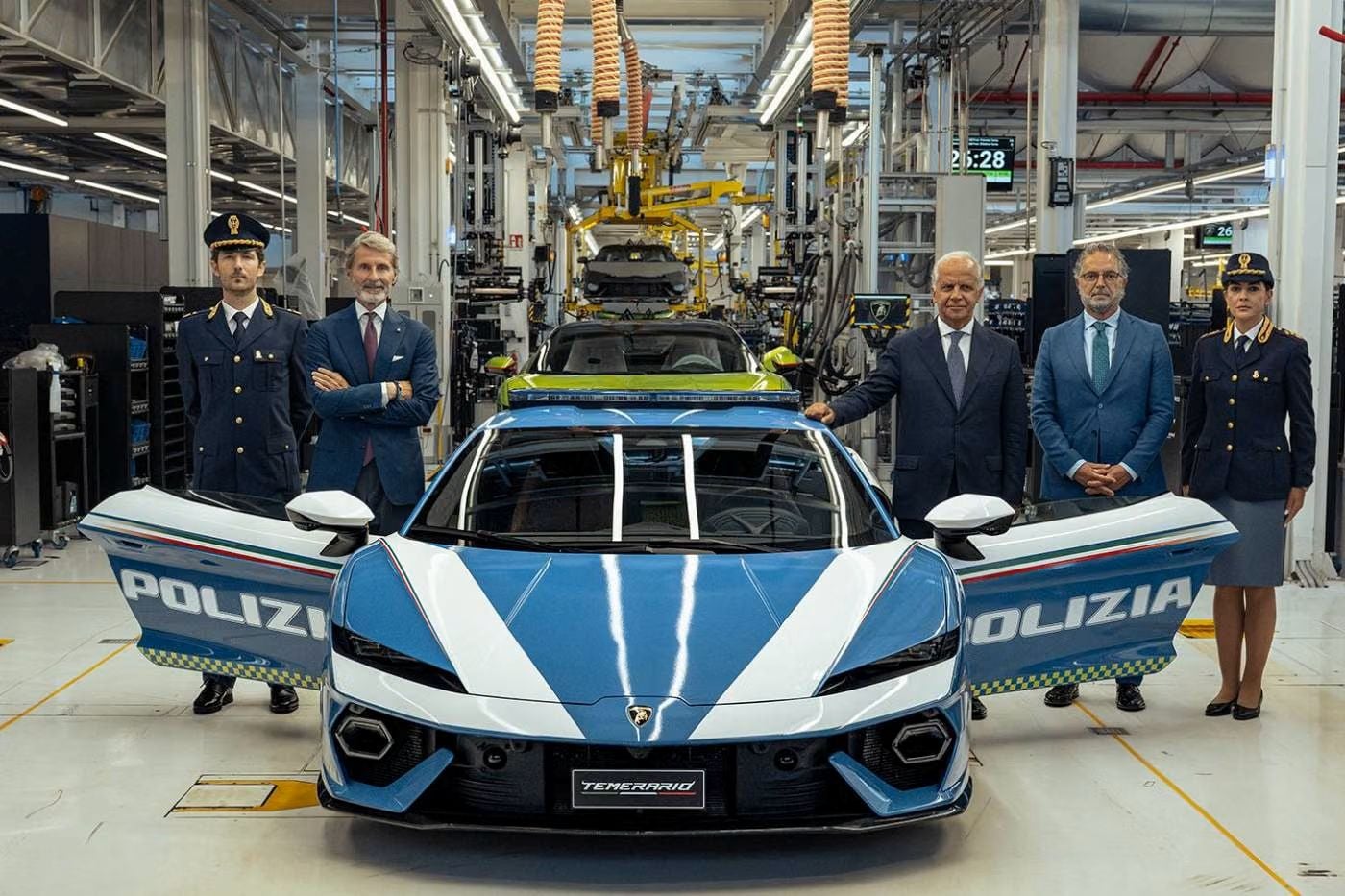 Polícia italiana ganha Lamborghini para realizar transporte de órgãos em doação