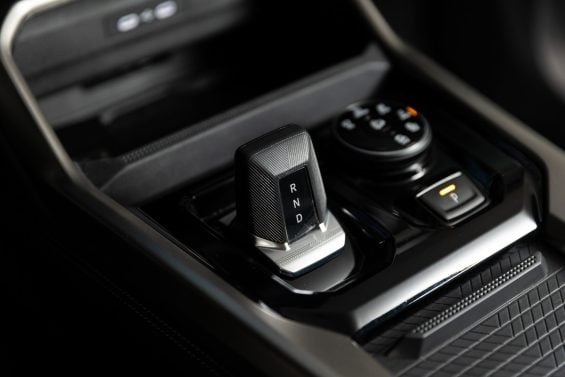 Renault Niagara Outsider 2027 interior console seletor câmbio