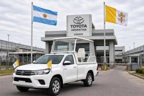 Toyota Hilux Papamovel 2026