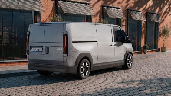 KIA P7 3