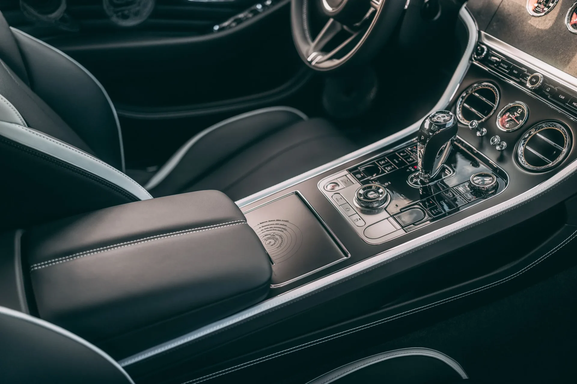 Bentley Continental Coleção Nicolau Copérnico detalhes 2