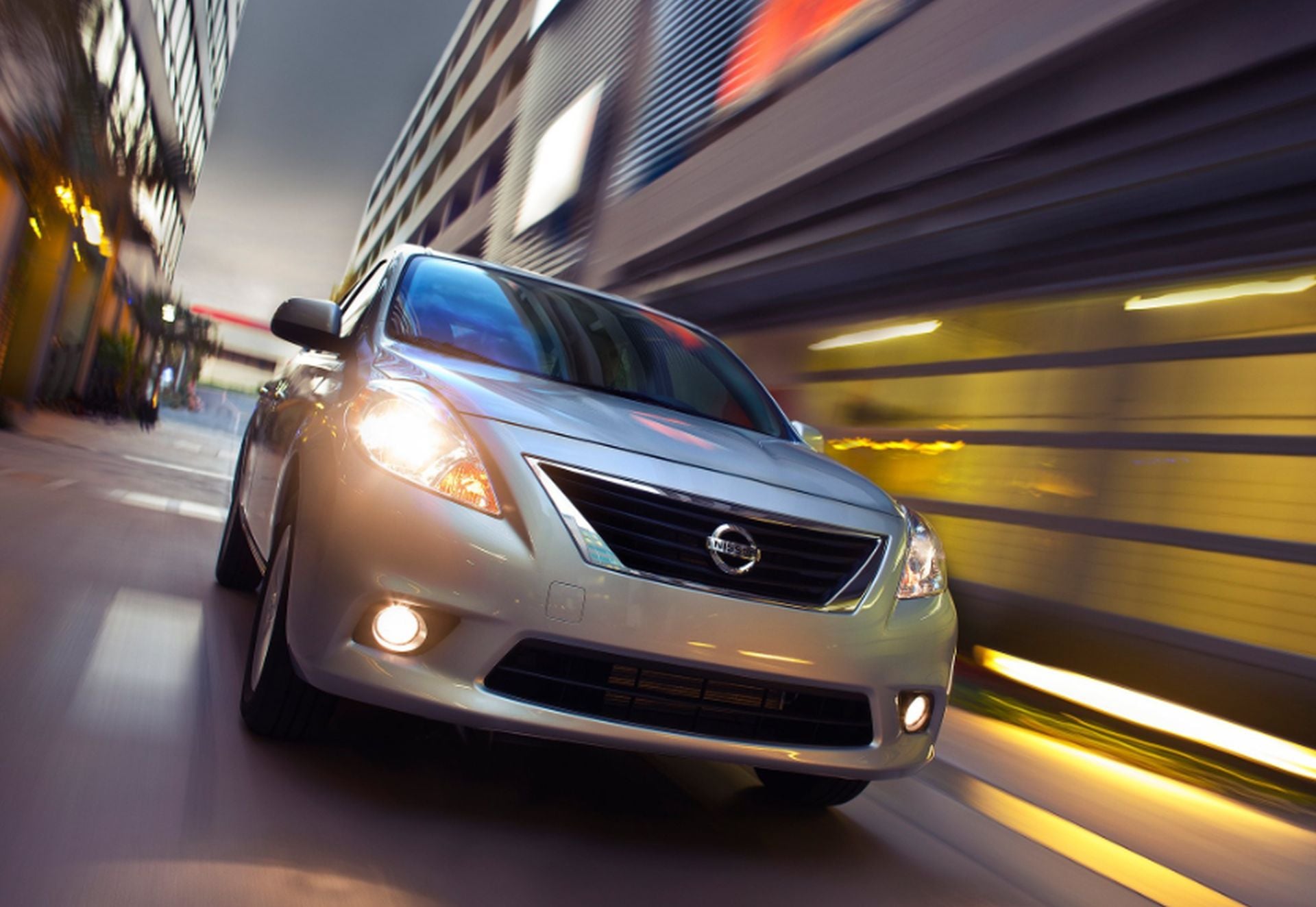 NISSAN VERSA 2011
