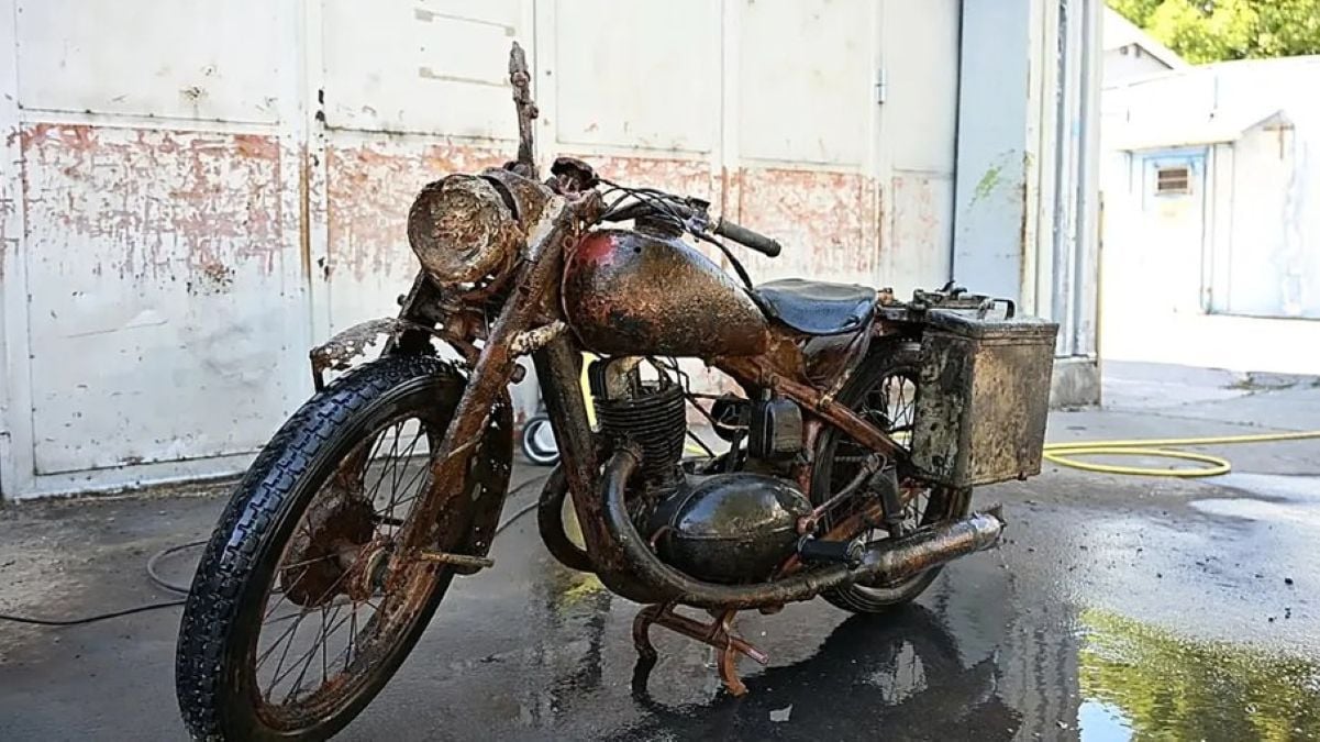 Seca histórica no rio Danúbio revela moto do exército nazista afundada há 80 anos