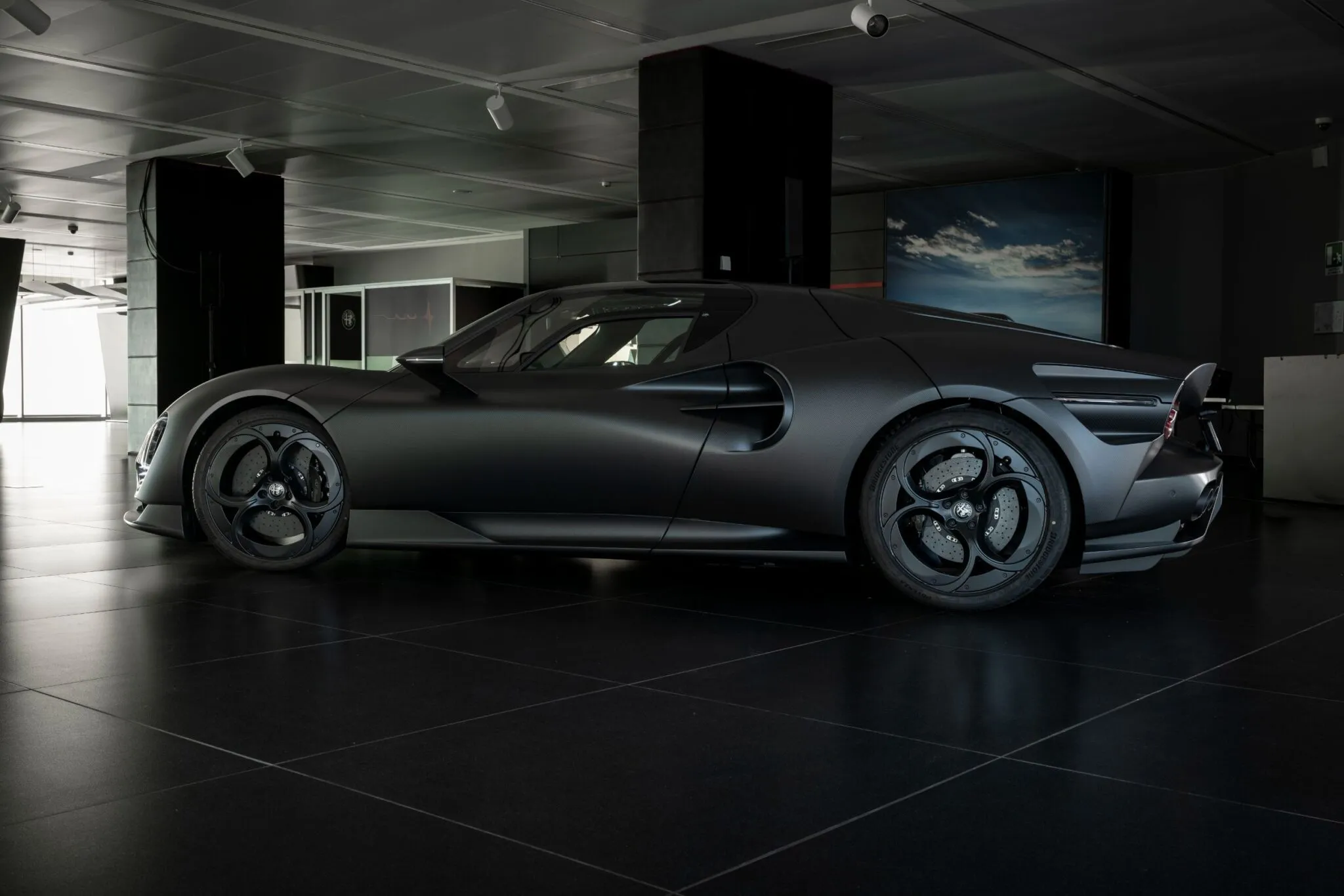 alfa romeo 33 stradale perla nera 4