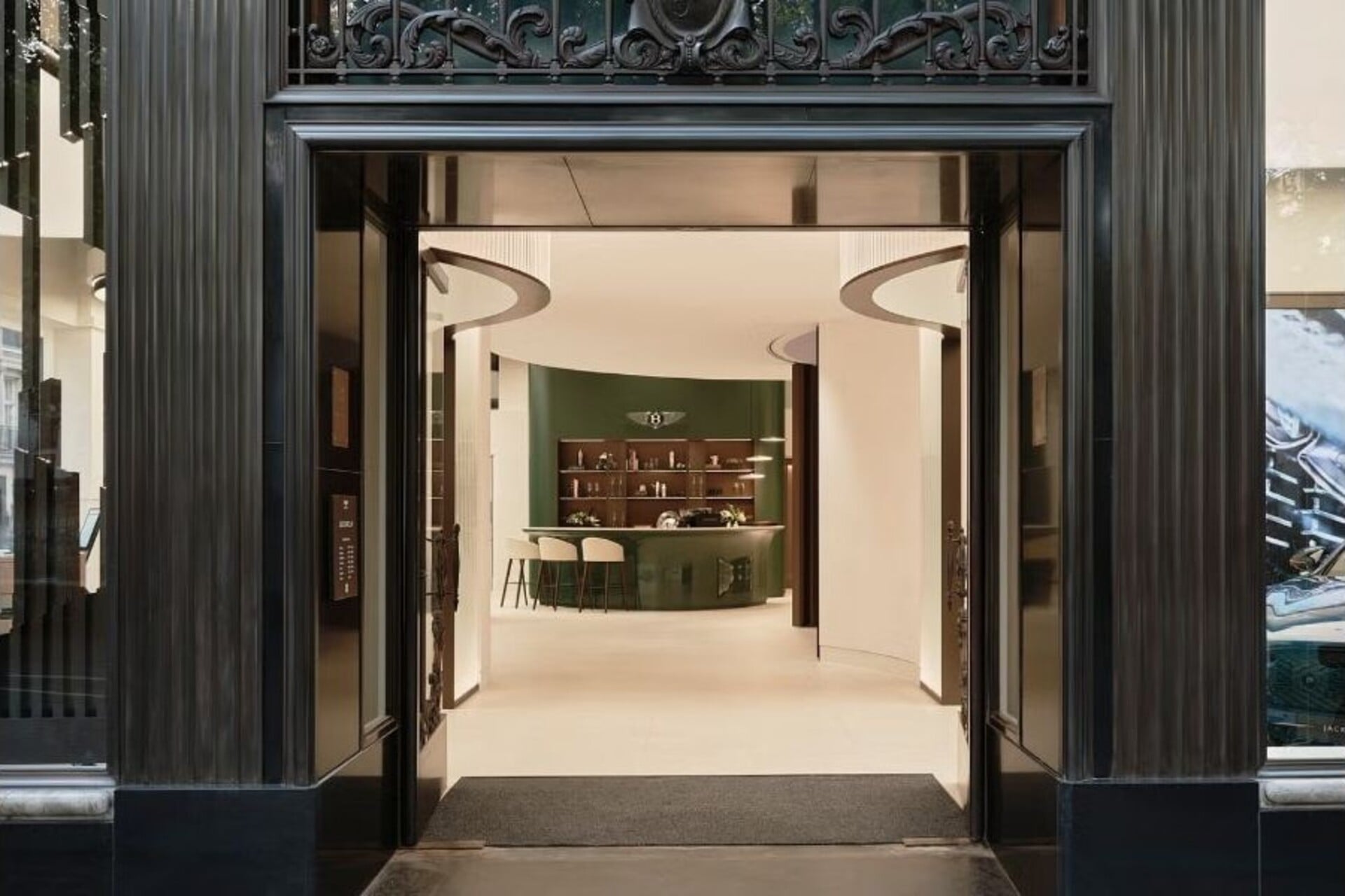 bentley bar 3