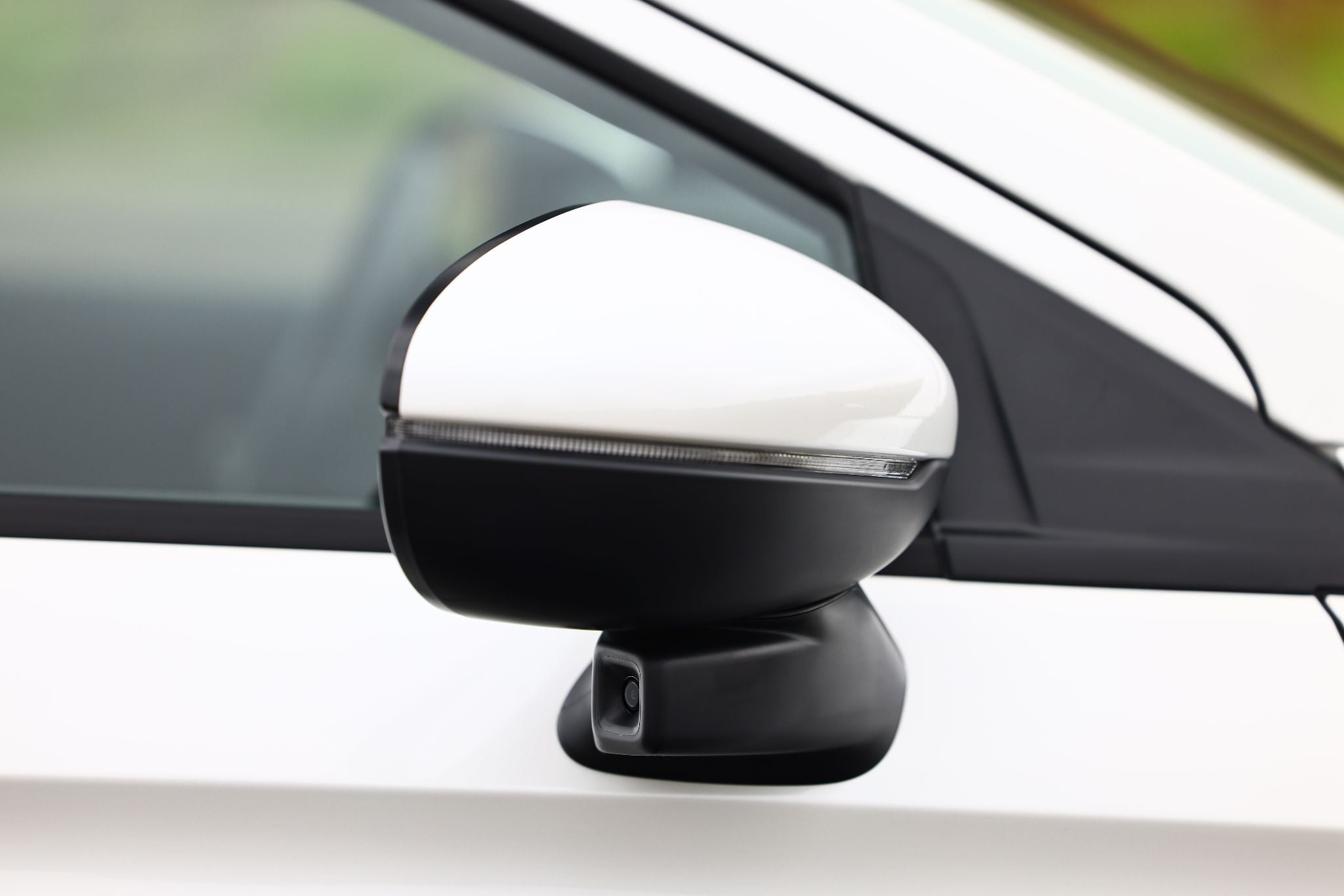 Honda City Sedan Touring 2027 branco retrovisor câmera
