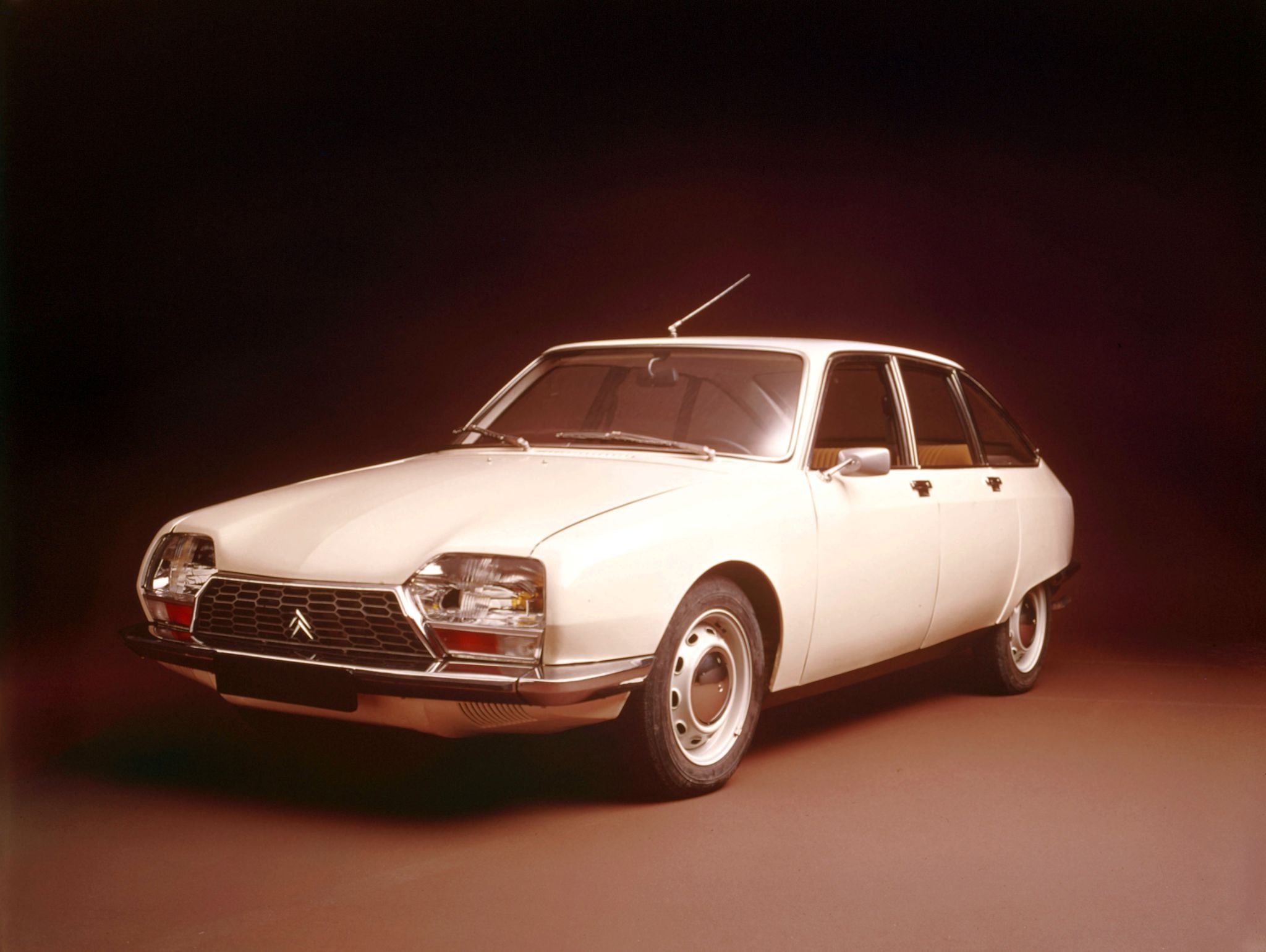 citroen gs branco frente parado
