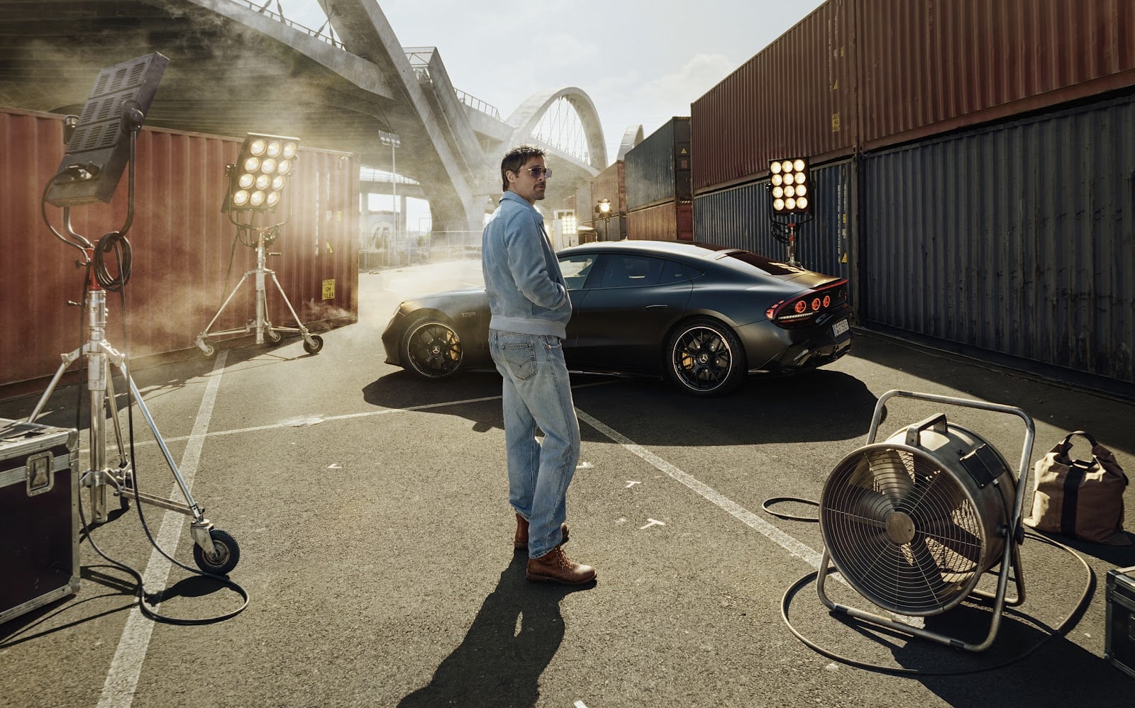 „TOO HARD TO RESIST“: Start der globalen Markenkampagne mit Brad Pitt als Botschafter des neuen Mercedes AMG GT 4 Türer Coupés “TOO HARD TO RESIST”: Launch of the global brand campaign with Brad Pitt as Brand Ambassador of the new Mercedes AMG G